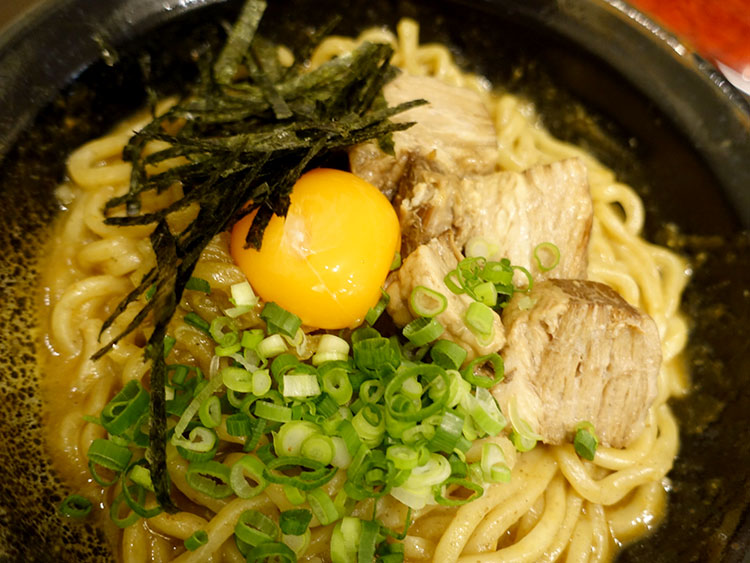 閉店】フレンチからのカレーなる転身！？『豚そば鬼麺組』 ｜ 名古屋情報通