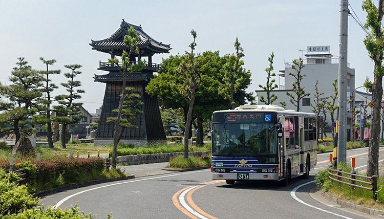 舟着場から競馬場まで＿歴史ある水辺の街を巡る旅【市バスの車窓から①