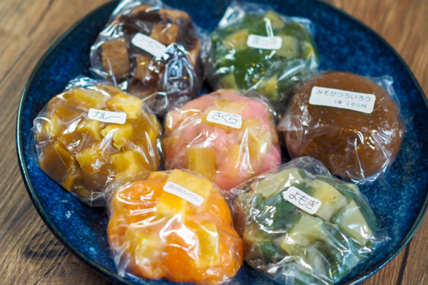 変わり種の味展開に仰天！北区・辻町『福寿餅』のカラフル鬼まんじゅう