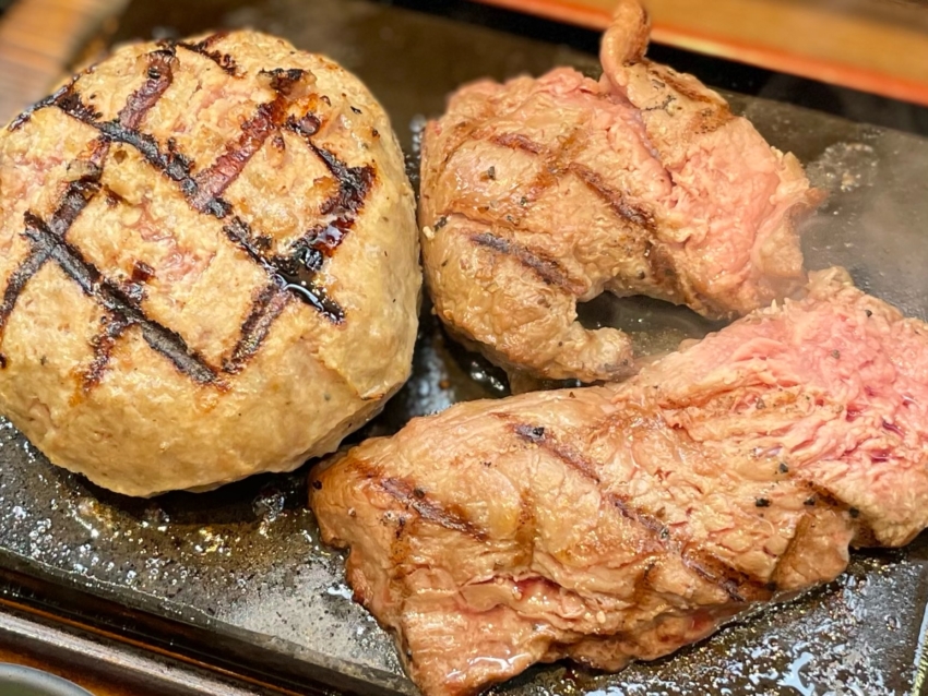 コスパ最強！話題の食べ放題付きステーキ『感動の肉と米』が中川