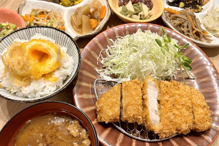 かつひろ ブロンコビリーによる食べ放題付き豚カツ専門店『とんかつ かつひろ