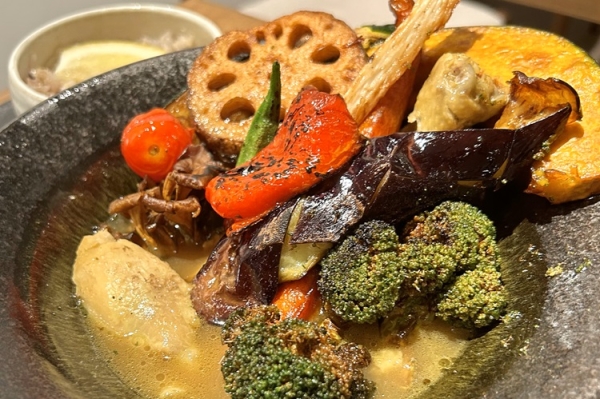 北区・清水駅前にオープン『THE SOUP CURRY』で味わう野菜山盛りスープ