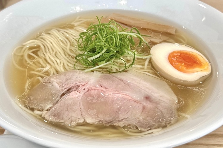 ラーメンページ 歌舞伎町さくら通り、埼玉発の24時間個室ラーメン「麺松」で孤独