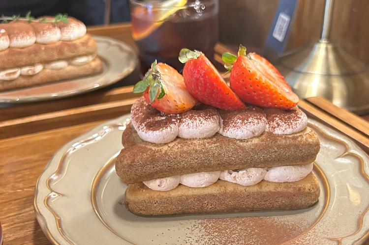 童話のような空間で寛げるティラミス専門店『HoshiFuru』千種に