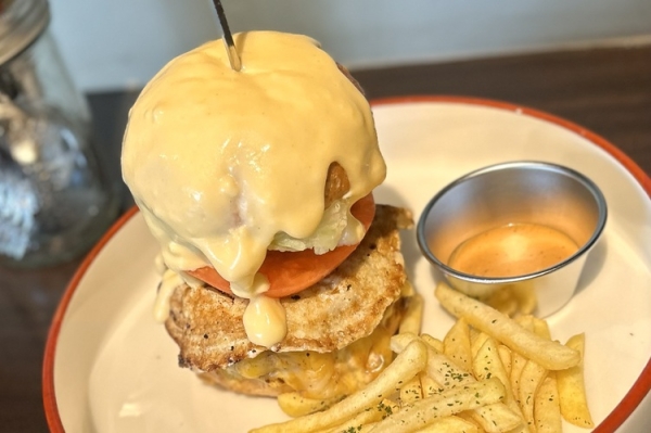 東山公園『CHEDDAR』のふわふわパンケーキ